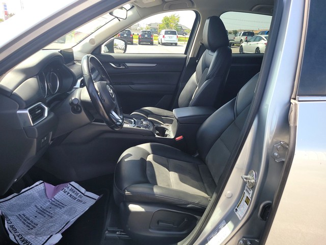 Mazda CX-5 Vehicle Full-screen Gallery Image 09