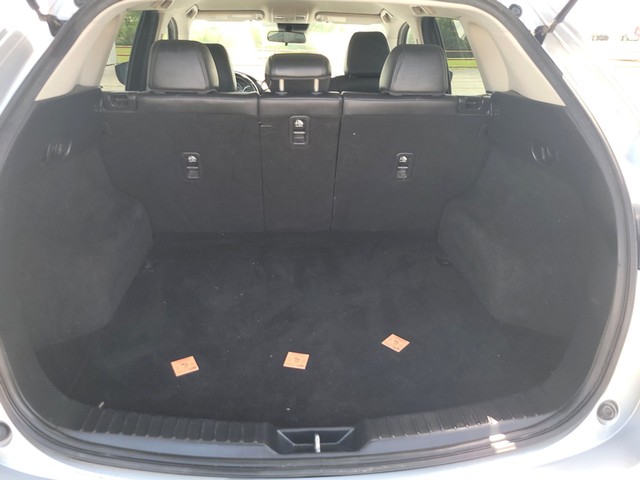 Mazda CX-5 Vehicle Full-screen Gallery Image 11