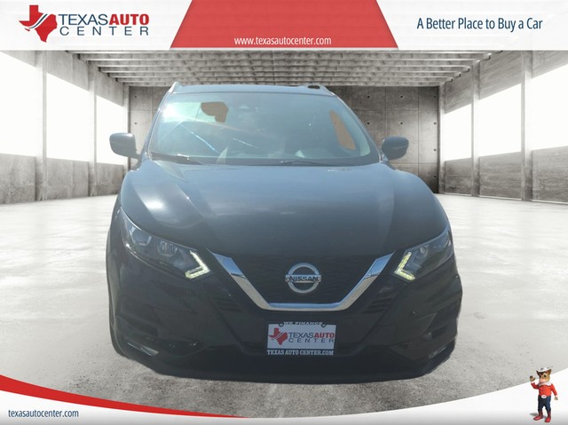 Nissan Rogue Sport Vehicle Full-screen Gallery Image 03