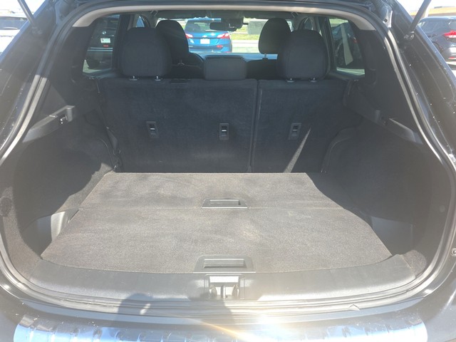 Nissan Rogue Sport Vehicle Full-screen Gallery Image 11