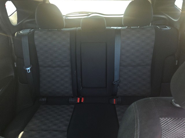 Nissan Rogue Sport Vehicle Full-screen Gallery Image 13