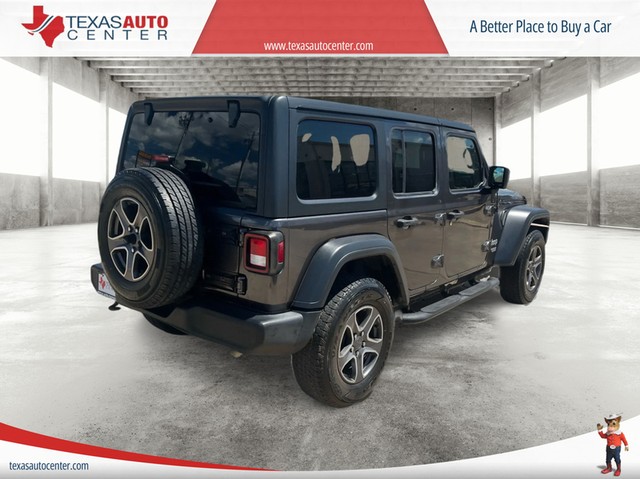 Jeep Wrangler Unlimited Vehicle Full-screen Gallery Image 07