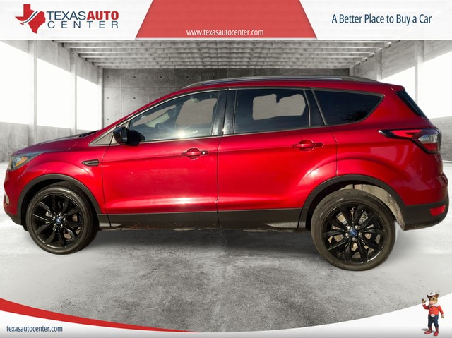 Ford Escape Vehicle Full-screen Gallery Image 05