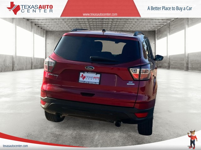 Ford Escape Vehicle Full-screen Gallery Image 06