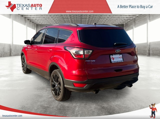 Ford Escape Vehicle Full-screen Gallery Image 08