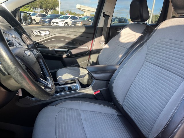 Ford Escape Vehicle Full-screen Gallery Image 09