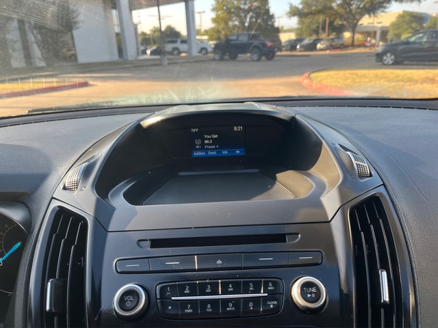 Ford Escape Vehicle Full-screen Gallery Image 12