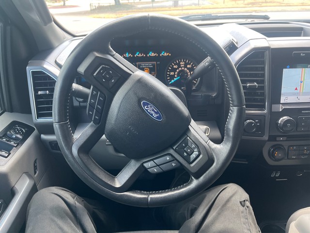 Ford F-150 Vehicle Full-screen Gallery Image 13