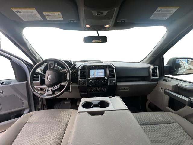 Ford F-150 Vehicle Full-screen Gallery Image 14