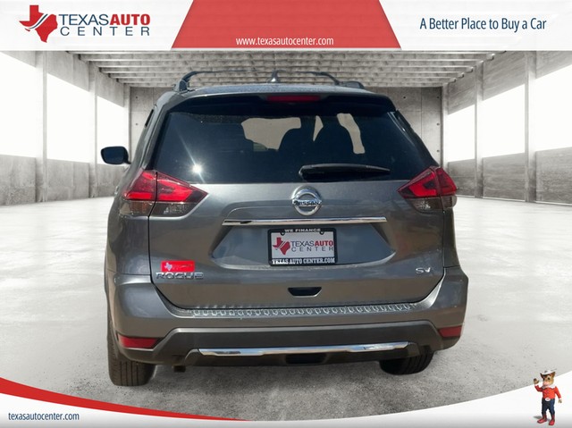 Nissan Rogue Vehicle Full-screen Gallery Image 05
