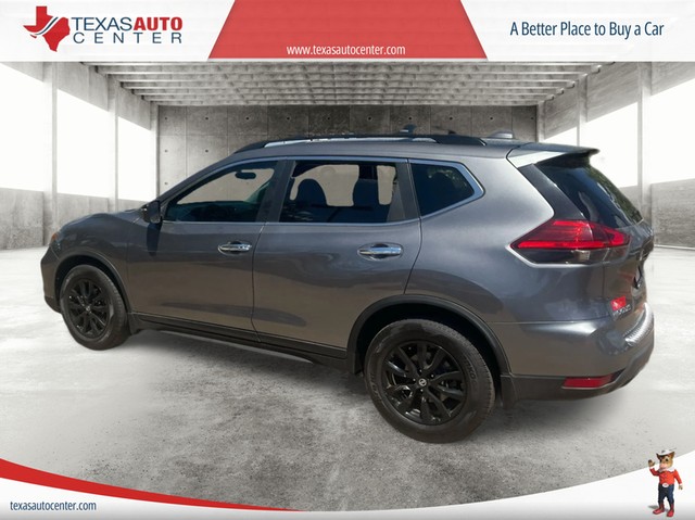 Nissan Rogue Vehicle Full-screen Gallery Image 07