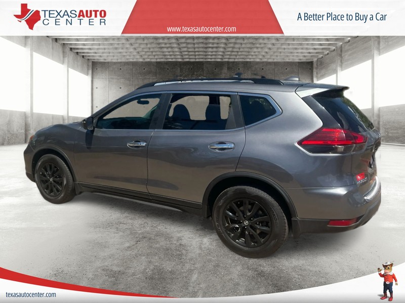 Nissan Rogue Vehicle Full-screen Gallery Image 7