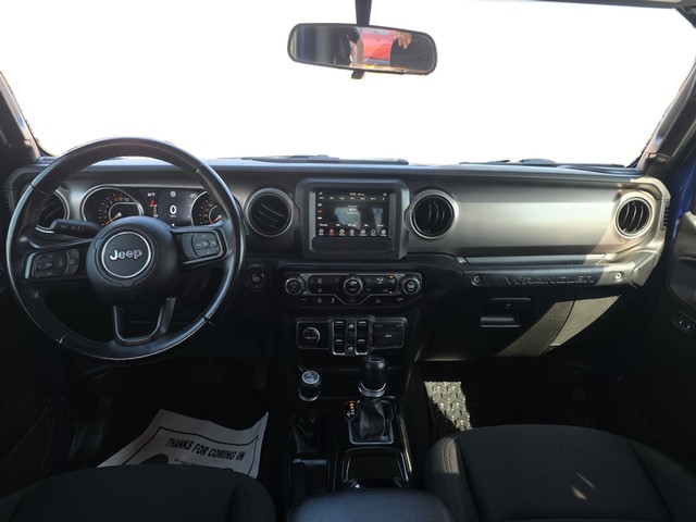 Jeep Wrangler Unlimited Vehicle Full-screen Gallery Image 16