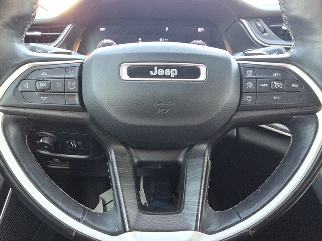Jeep Grand Cherokee L Vehicle Full-screen Gallery Image 14