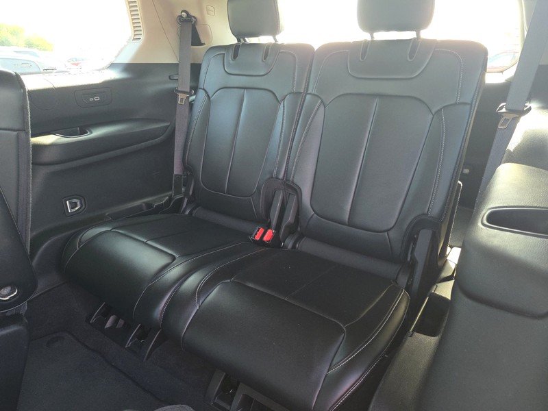 Jeep Grand Cherokee L Vehicle Full-screen Gallery Image 19