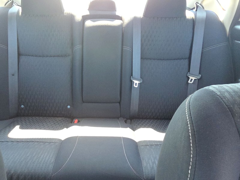 Nissan Altima Vehicle Full-screen Gallery Image 12