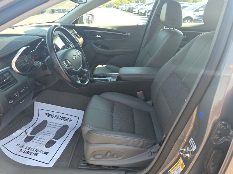 Chevrolet Impala Vehicle Full-screen Gallery Image 9
