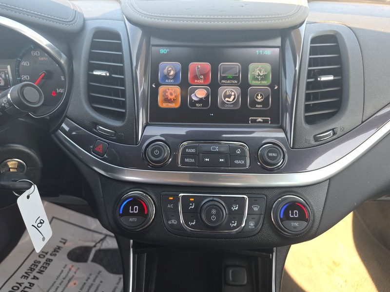 Chevrolet Impala Vehicle Full-screen Gallery Image 11