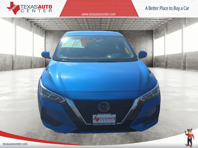 Nissan Sentra Vehicle Full-screen Gallery Image 03