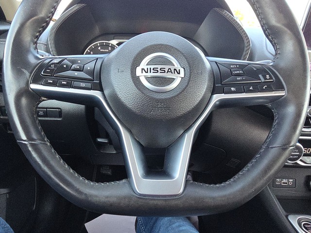 Nissan Sentra Vehicle Full-screen Gallery Image 13