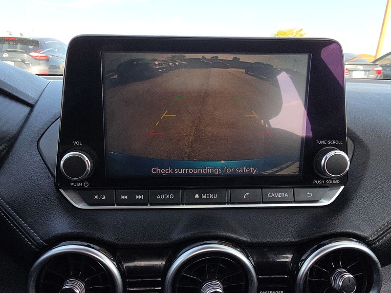 Nissan Sentra Vehicle Full-screen Gallery Image 16