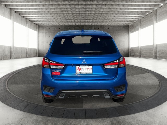 Mitsubishi Outlander Sport Vehicle Full-screen Gallery Image 06