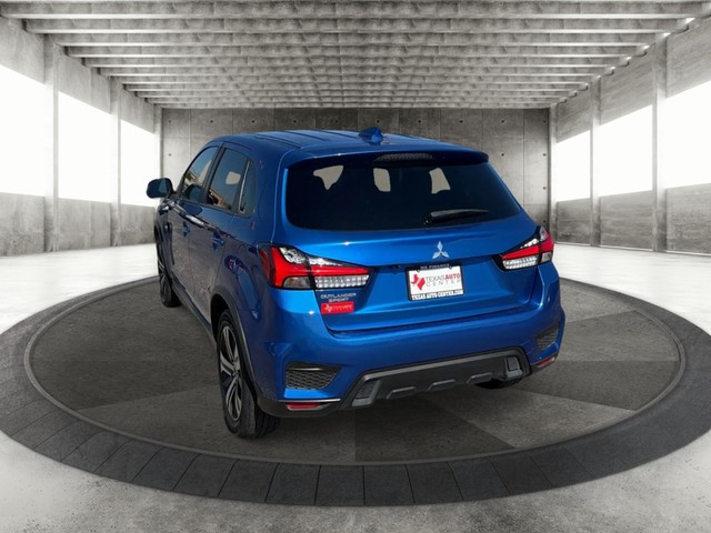 Mitsubishi Outlander Sport Vehicle Full-screen Gallery Image 08