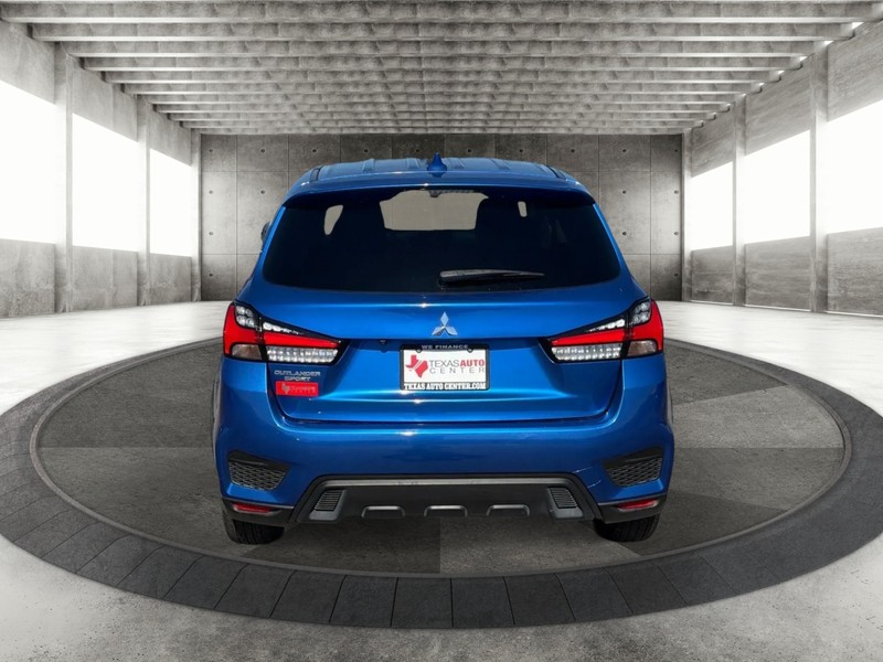 Mitsubishi Outlander Sport Vehicle Full-screen Gallery Image 6