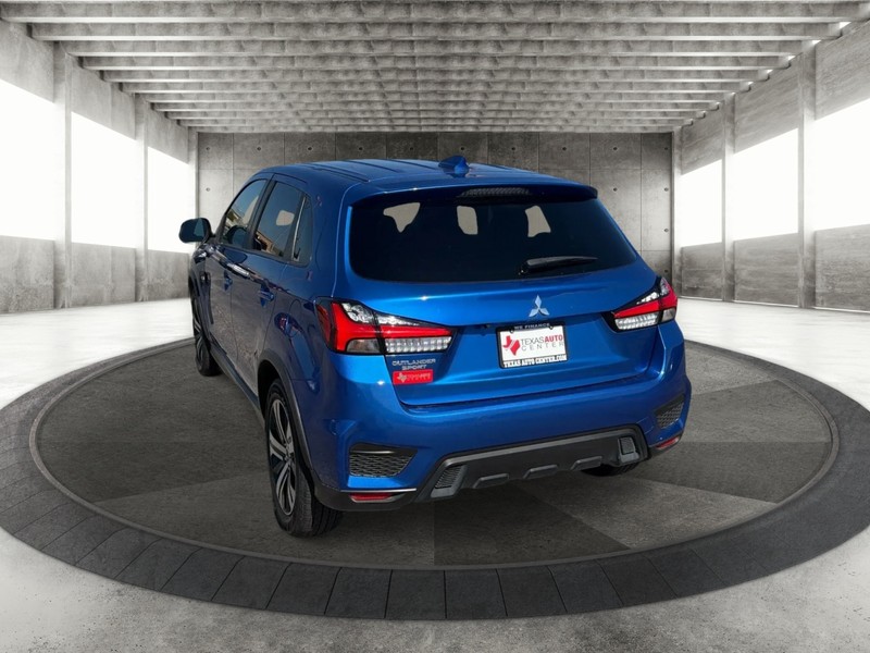 Mitsubishi Outlander Sport Vehicle Full-screen Gallery Image 8