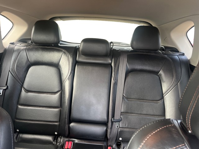Mazda CX-5 Vehicle Full-screen Gallery Image 13
