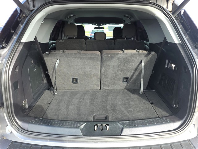 Ford Explorer Vehicle Full-screen Gallery Image 11