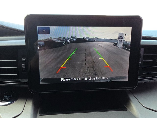 Ford Explorer Vehicle Full-screen Gallery Image 17
