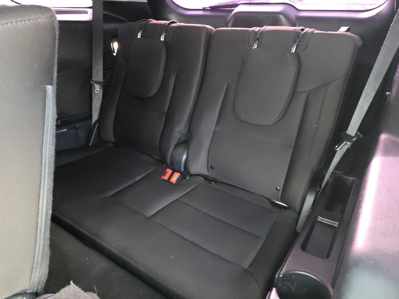 Ford Explorer Vehicle Full-screen Gallery Image 18