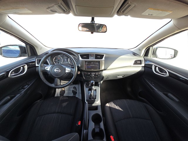 Nissan Sentra Vehicle Full-screen Gallery Image 14