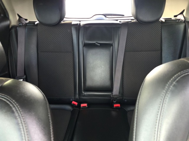 Buick Encore Vehicle Full-screen Gallery Image 13