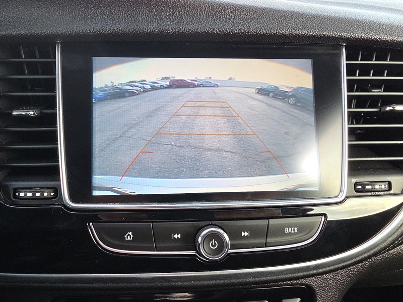 Buick Encore Vehicle Full-screen Gallery Image 17