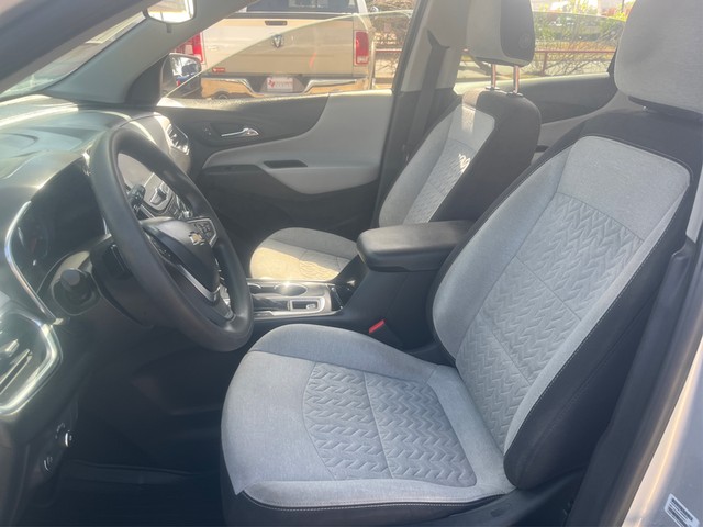 Chevrolet Equinox Vehicle Full-screen Gallery Image 09