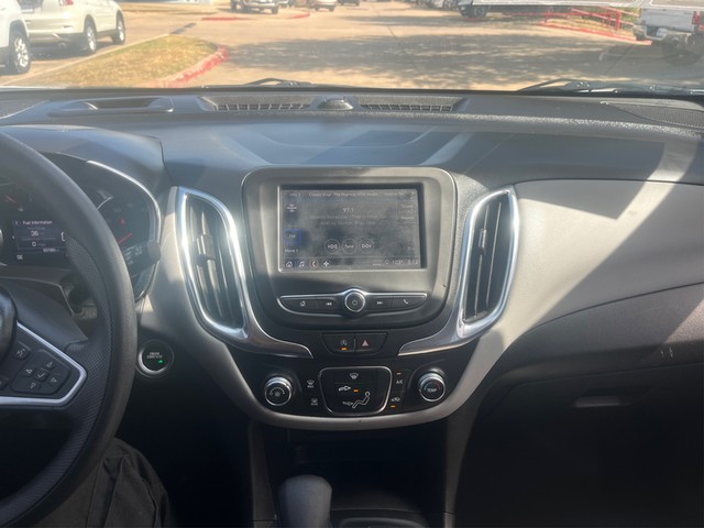Chevrolet Equinox Vehicle Full-screen Gallery Image 12