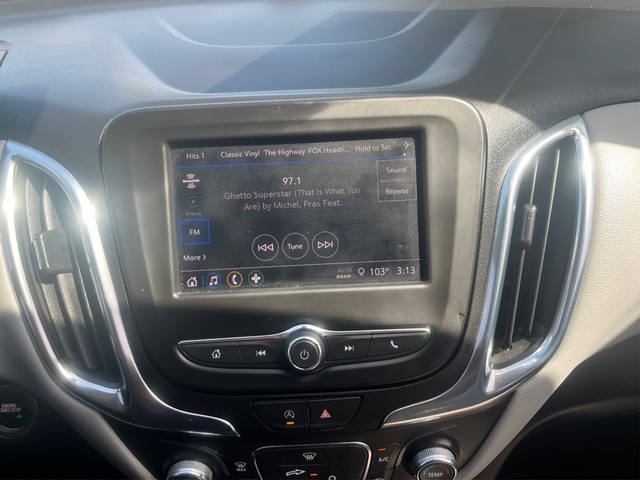 Chevrolet Equinox Vehicle Full-screen Gallery Image 17