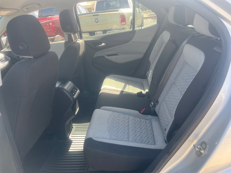 Chevrolet Equinox Vehicle Full-screen Gallery Image 10