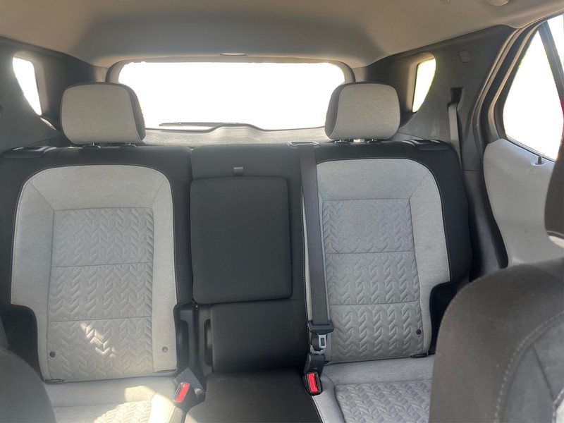 Chevrolet Equinox Vehicle Full-screen Gallery Image 13