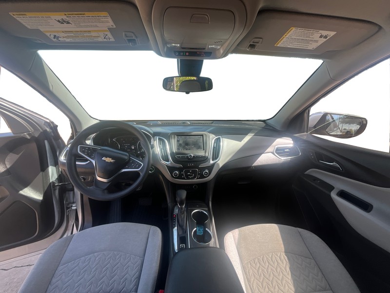 Chevrolet Equinox Vehicle Full-screen Gallery Image 15