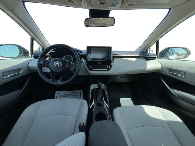 Toyota Corolla Vehicle Full-screen Gallery Image 16