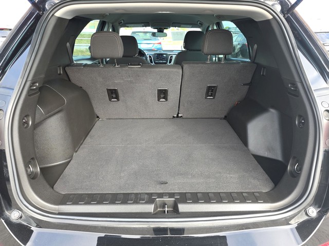 Chevrolet Equinox Vehicle Full-screen Gallery Image 11