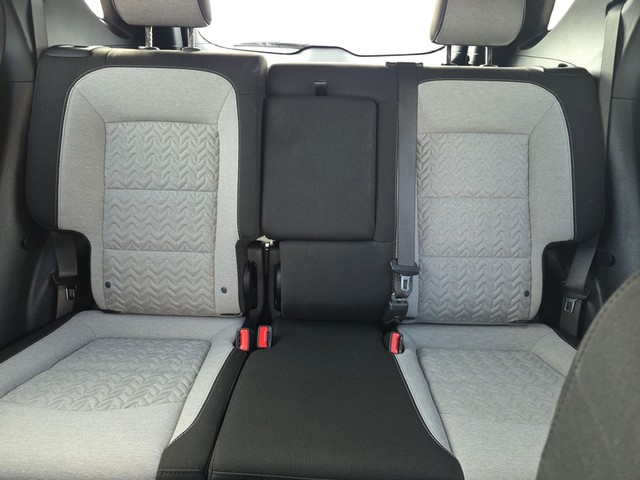 Chevrolet Equinox Vehicle Full-screen Gallery Image 13