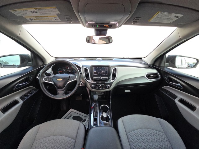 Chevrolet Equinox Vehicle Full-screen Gallery Image 15