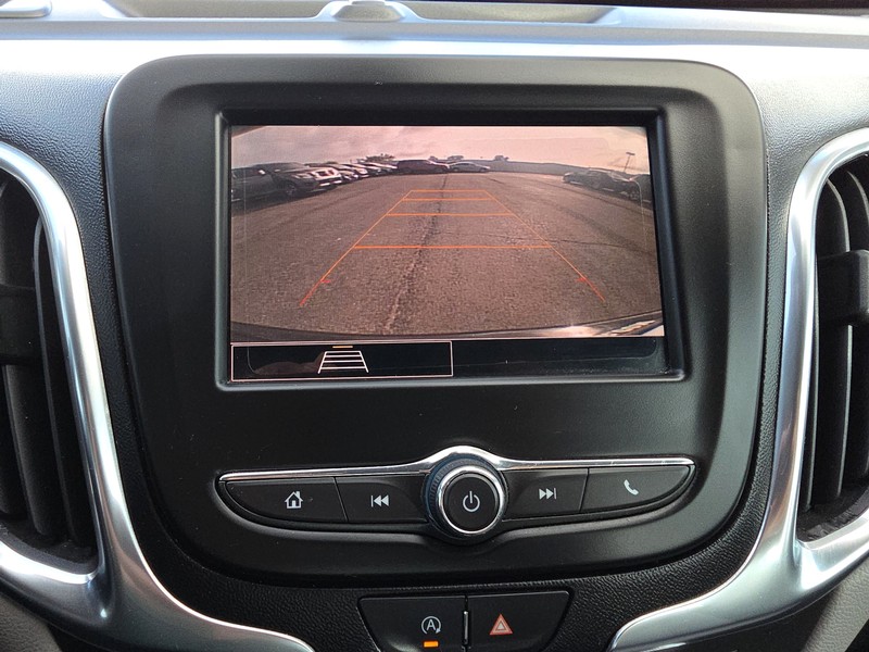 Chevrolet Equinox Vehicle Full-screen Gallery Image 17