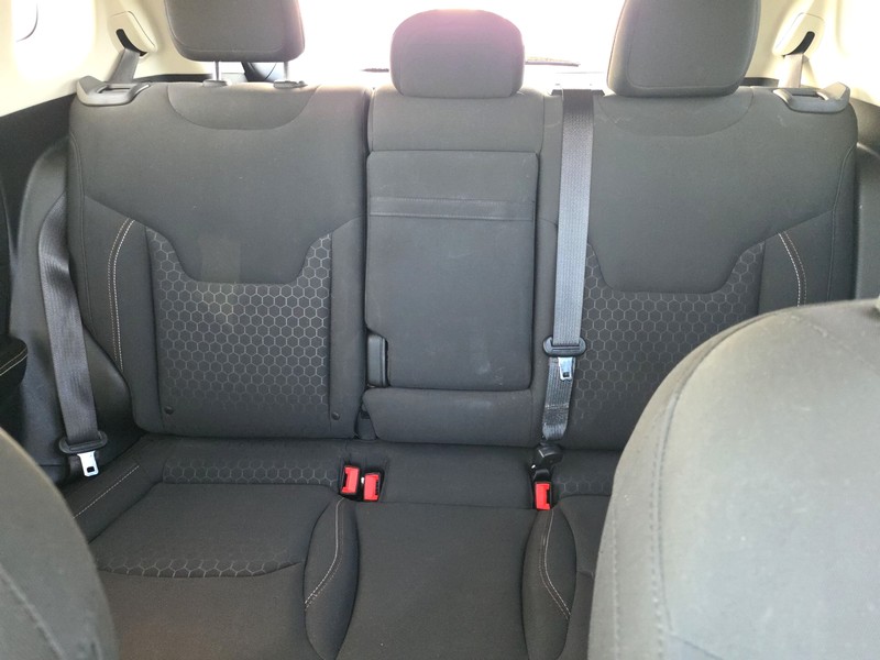 Jeep Compass Vehicle Full-screen Gallery Image 13
