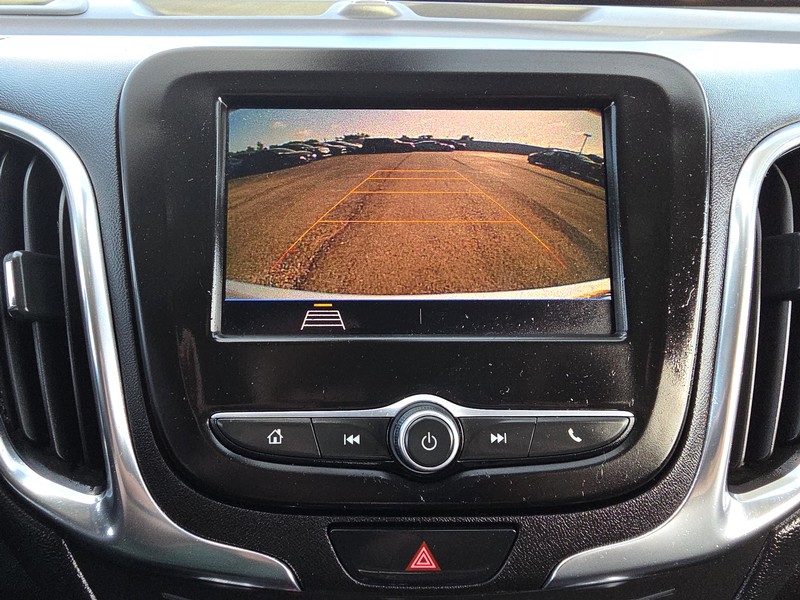 Chevrolet Equinox Vehicle Full-screen Gallery Image 17