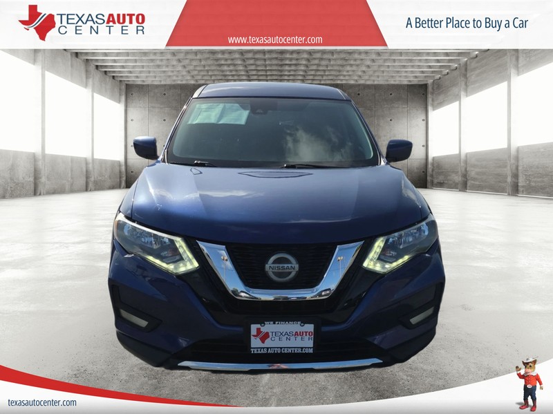 Nissan Rogue Vehicle Full-screen Gallery Image 3
